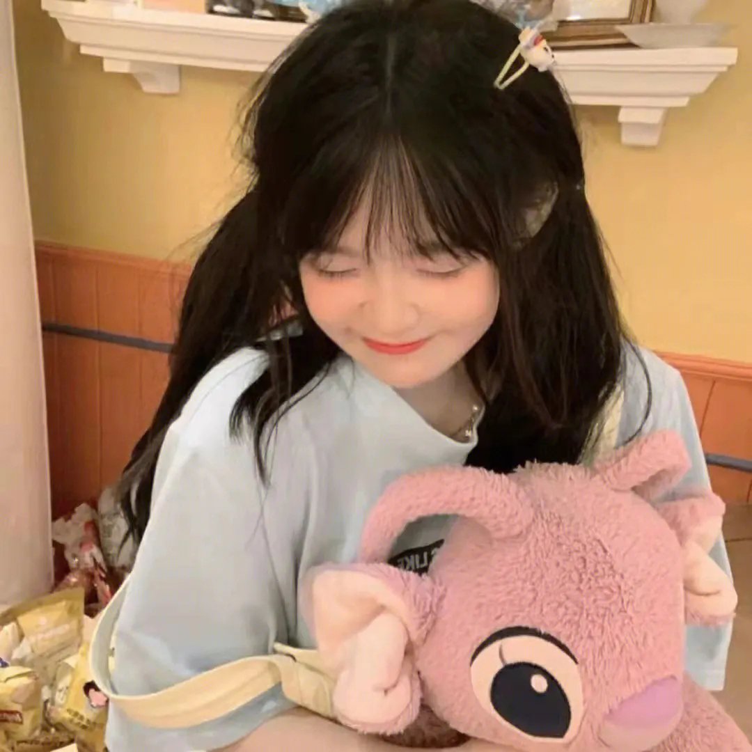 哈啰,我叫朵莉丝